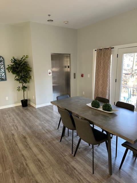 Decatur Delight Mixed- Use Apartments! Apartment in Decatur