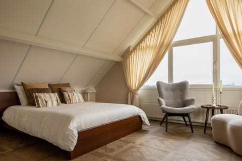 Seating area, Bedroom