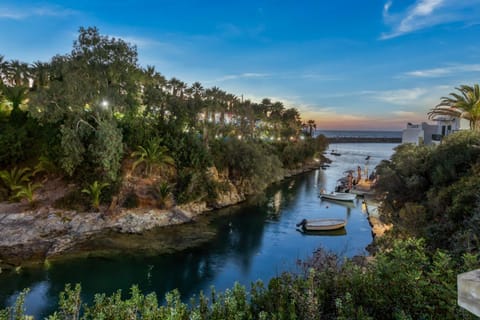 Nearby landmark, Natural landscape, Sea view, Location, Sunset