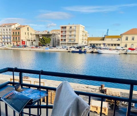 Patio, View (from property/room), Balcony/Terrace, City view, Lake view