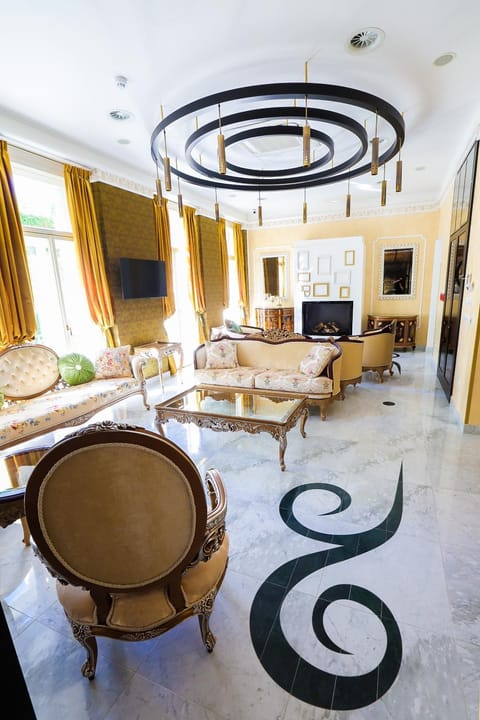 Communal lounge/ TV room, Seating area
