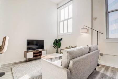 TWO CozySuites Apartment with Skybridge Access #1 Apartment in Indianapolis