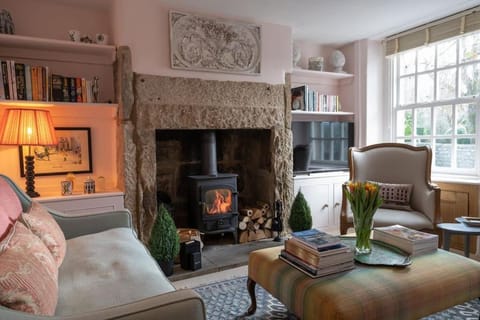 TV and multimedia, Living room, Seating area, flat iron
