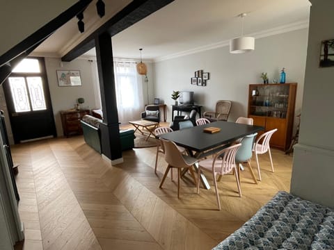 Living room, Dining area