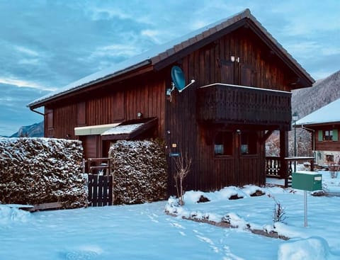 Winter, BBQ facilities, Skiing, Hiking, Hiking, Mountain view, Family, Parking