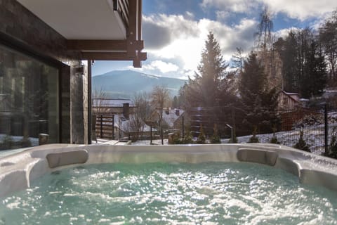 Day, Hot Tub, Mountain view