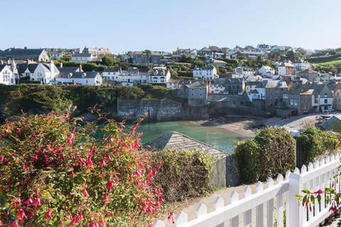 White House, Port Isaac Bay Holidays House in Port Isaac