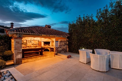 Patio, BBQ facilities, Kitchen or kitchenette