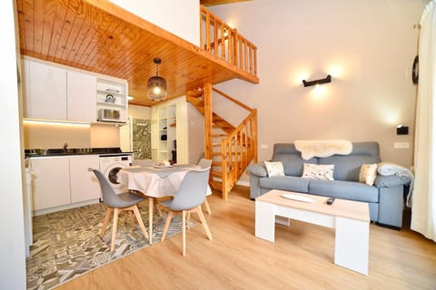 TV and multimedia, Kitchen or kitchenette, Seating area, Dining area