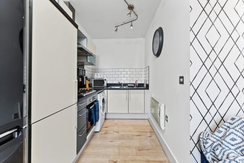 30 percent off! Lovely Yorkshire Duplex - Sleeps 6 - Netflix Apartment in Dewsbury