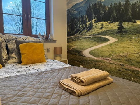 Photo of the whole room, Bedroom, towels