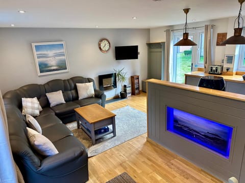 Luxury Modern Costal Escape & Pool House in Hayle