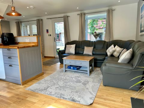 Luxury Modern Costal Escape & Pool House in Hayle