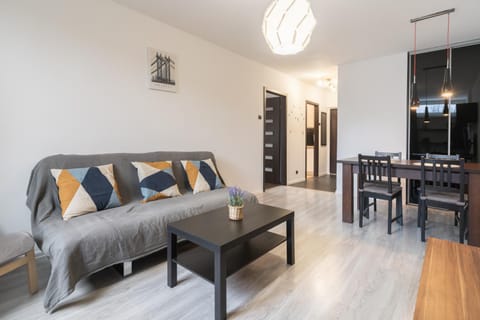 Bed, TV and multimedia, Kitchen or kitchenette, Living room, Photo of the whole room, Seating area, Dining area