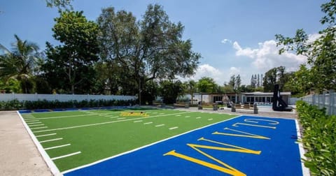 Day, Neighbourhood, Parking