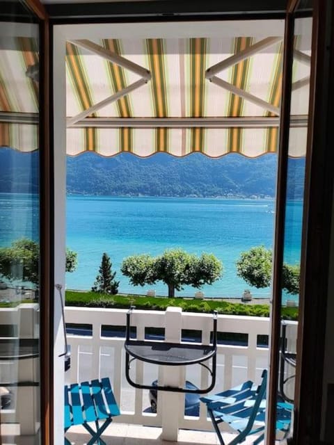 Patio, View (from property/room), Balcony/Terrace, Lake view, Mountain view