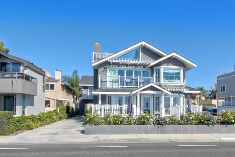 Luxury Ocean Views - 6 BR Home - Steps to Sand House in Carlsbad