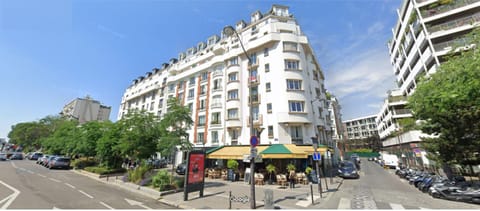 Property building, Day, Neighbourhood, Street view, Location