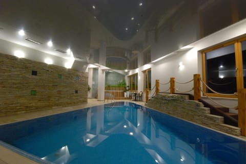 Swimming pool, Swimming pool