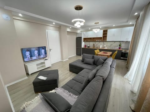 Communal lounge/ TV room, TV and multimedia, Living room, Seating area, Evening entertainment