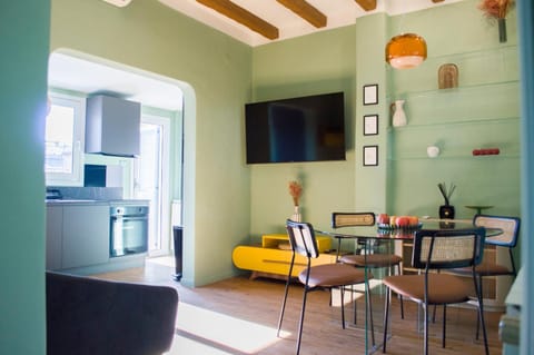 TV and multimedia, Kitchen or kitchenette, Living room, Dining area