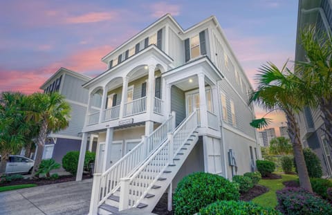 4906 Salt Creek Ct House in Briarcliffe Acres