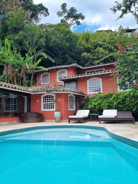 Property building, Garden, Swimming pool