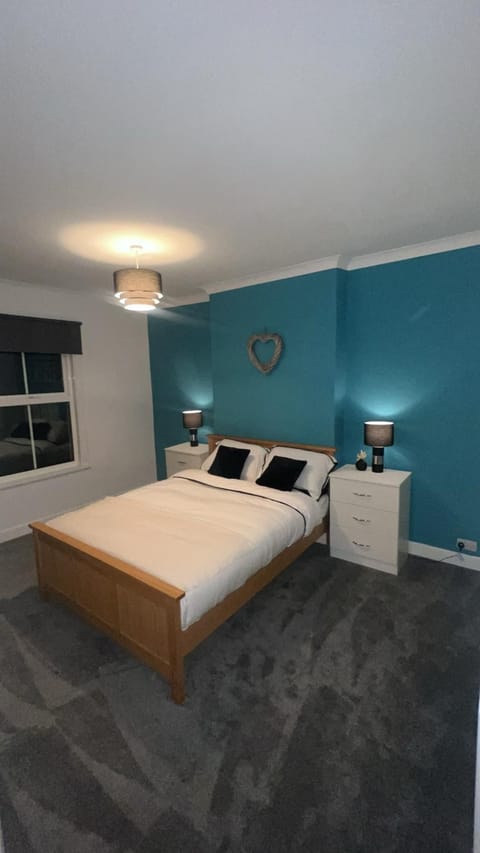 Cosy home perfect for families and contractors with free parking House in Darlington