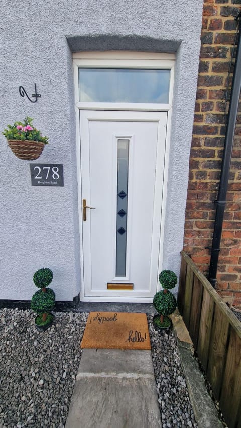 Cosy home perfect for families and contractors with free parking House in Darlington