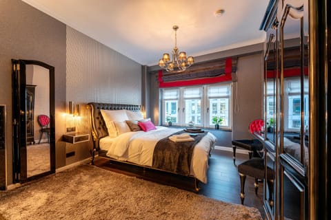 Bed, Living room, Photo of the whole room, Bedroom, wardrobe