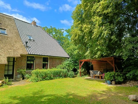 Property building, Day, Garden, City view