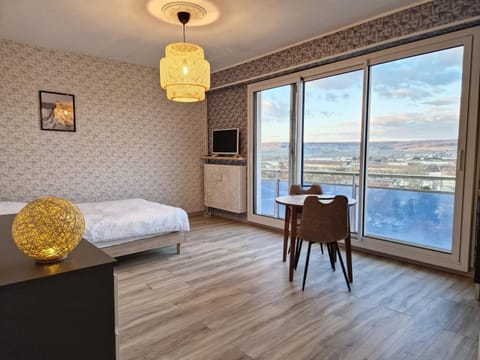 TV and multimedia, View (from property/room), Balcony/Terrace, Living room