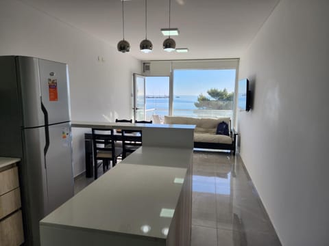 TV and multimedia, Kitchen or kitchenette, Living room, Dining area, Sea view, Sea view