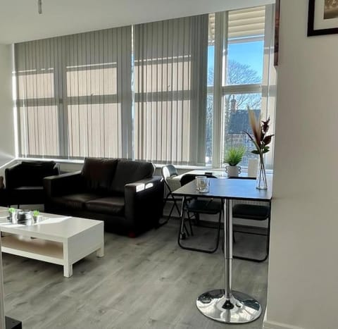 2 Bedroom Flat in Town Center Wellingborough Apartment in Wellingborough