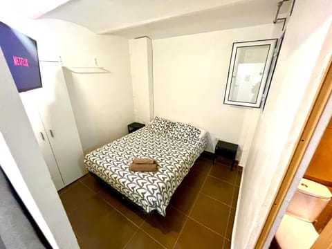 B3 planta baja al lado del metro Apartment in L'Hospitalet de Llobregat