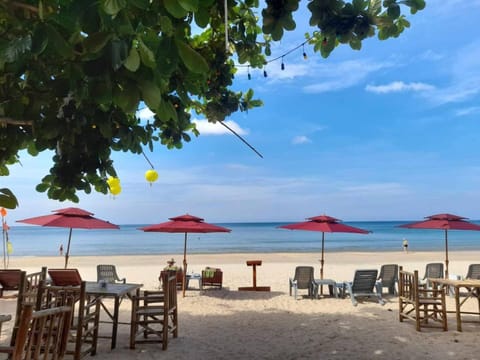 Day, Natural landscape, Beach, Sea view, sunbed