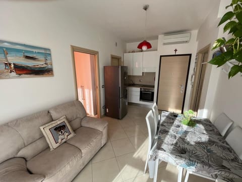 TV and multimedia, Kitchen or kitchenette, Living room, Seating area, Dining area, oven, pet friendly, stove, air conditioner