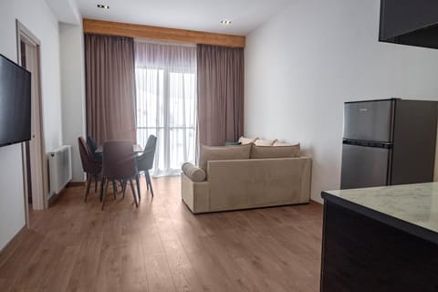 TV and multimedia, Living room, Dining area, Evening entertainment