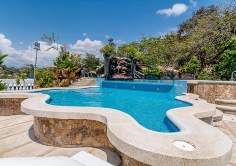 Swimming pool, Swimming pool