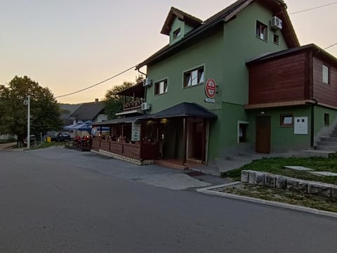 Apartments Poljanak Green House Hotel in Plitvice Lakes Park