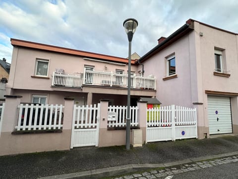 Property building, Neighbourhood