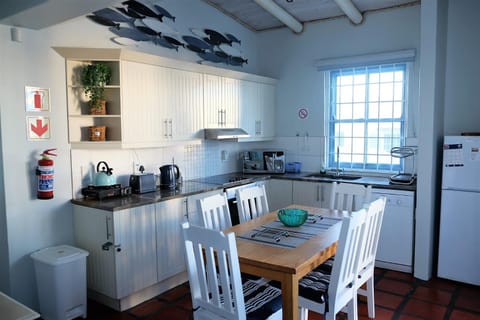 Coffee/tea facilities, Kitchen or kitchenette, Dining area, minibar, pet friendly, stove, toaster