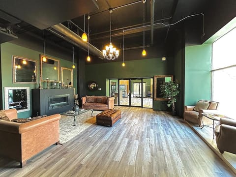 Massive 6BR Luxury Suite Sleeps 12 Guests with Jacuzzi & Pool Table Perfect Group Stay and Optional Parking Near McCormick Place & Soldier Field Apartment in South Loop