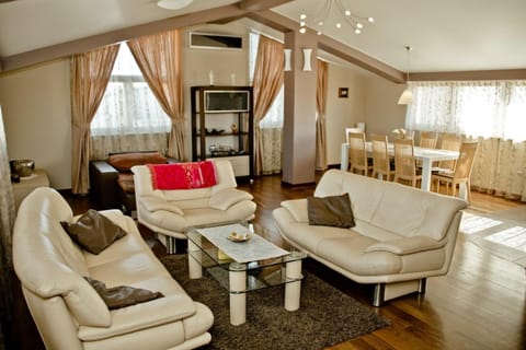 Living room, Seating area, Dining area