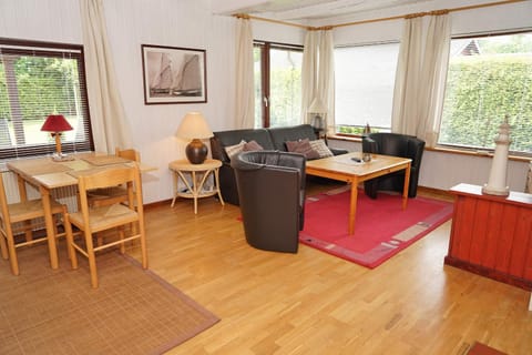 Blockhaus mit viel Platz und grossem Grundstück House in Damp