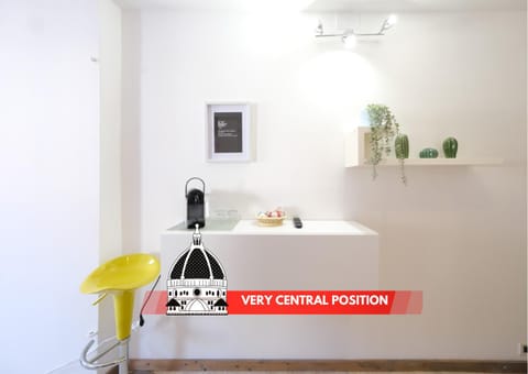 Natural landscape, Coffee/tea facilities, Living room, Seating area