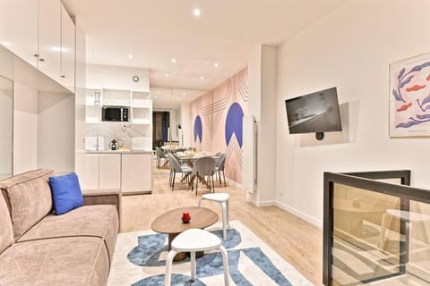 Living room, Seating area, Dining area