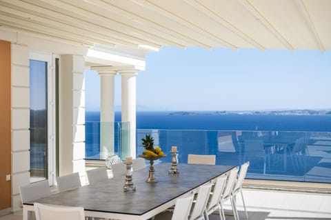 View (from property/room), Balcony/Terrace, Sea view