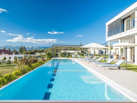 Property building, Natural landscape, Garden, Other, Swimming pool