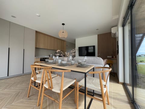 Kitchen or kitchenette, Dining area, Dinner, dishwasher